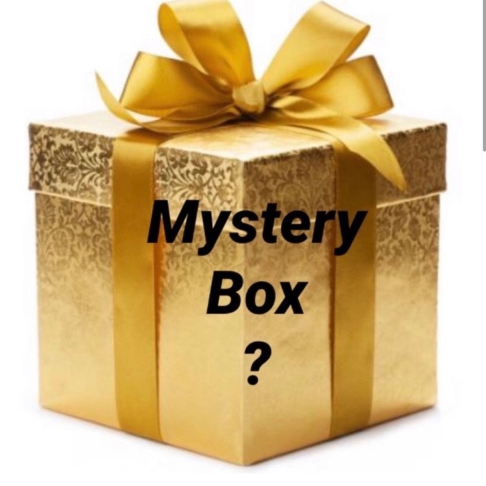 COACH MYSTERY BOX BAGS WALLETS AND CHARMS Yes or No Listing for a Live Show